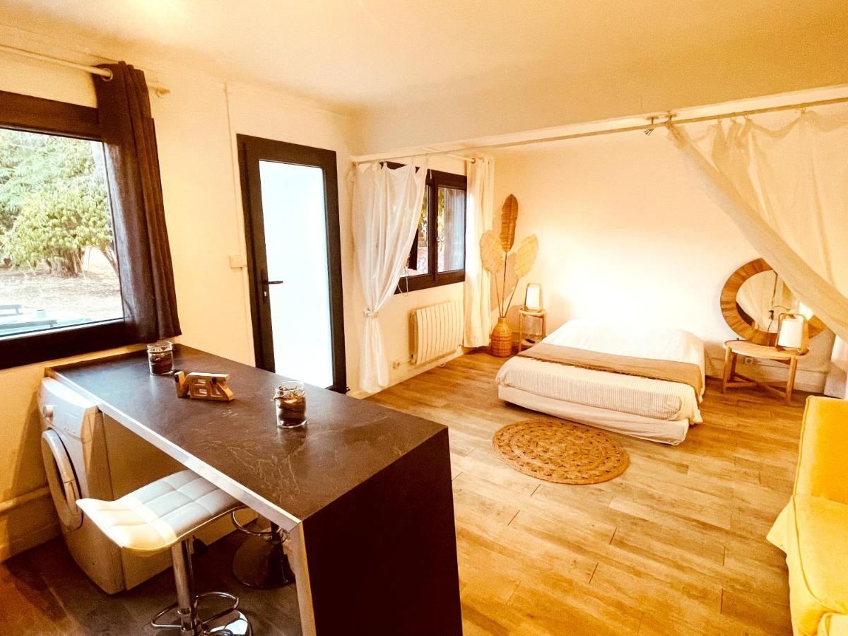 Superbe Appartement Boheme Dans Les Vignes Nîmes Eksteriør billede