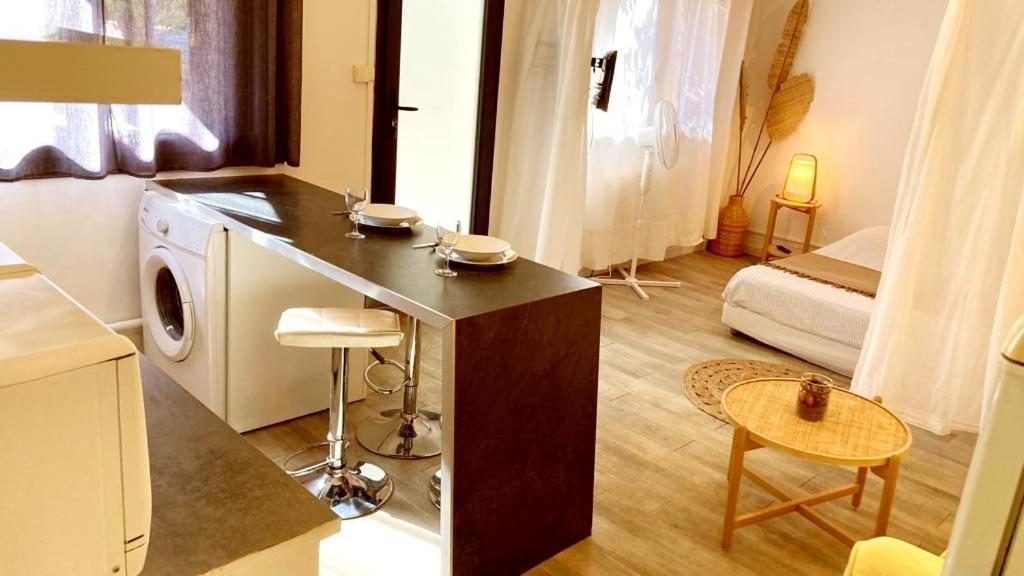 Superbe Appartement Boheme Dans Les Vignes Nîmes Eksteriør billede