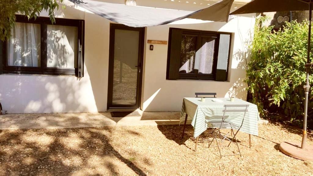 Superbe Appartement Boheme Dans Les Vignes Nîmes Eksteriør billede